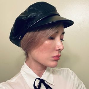 NWT Miu Miu lamb skin leather newsboy cap